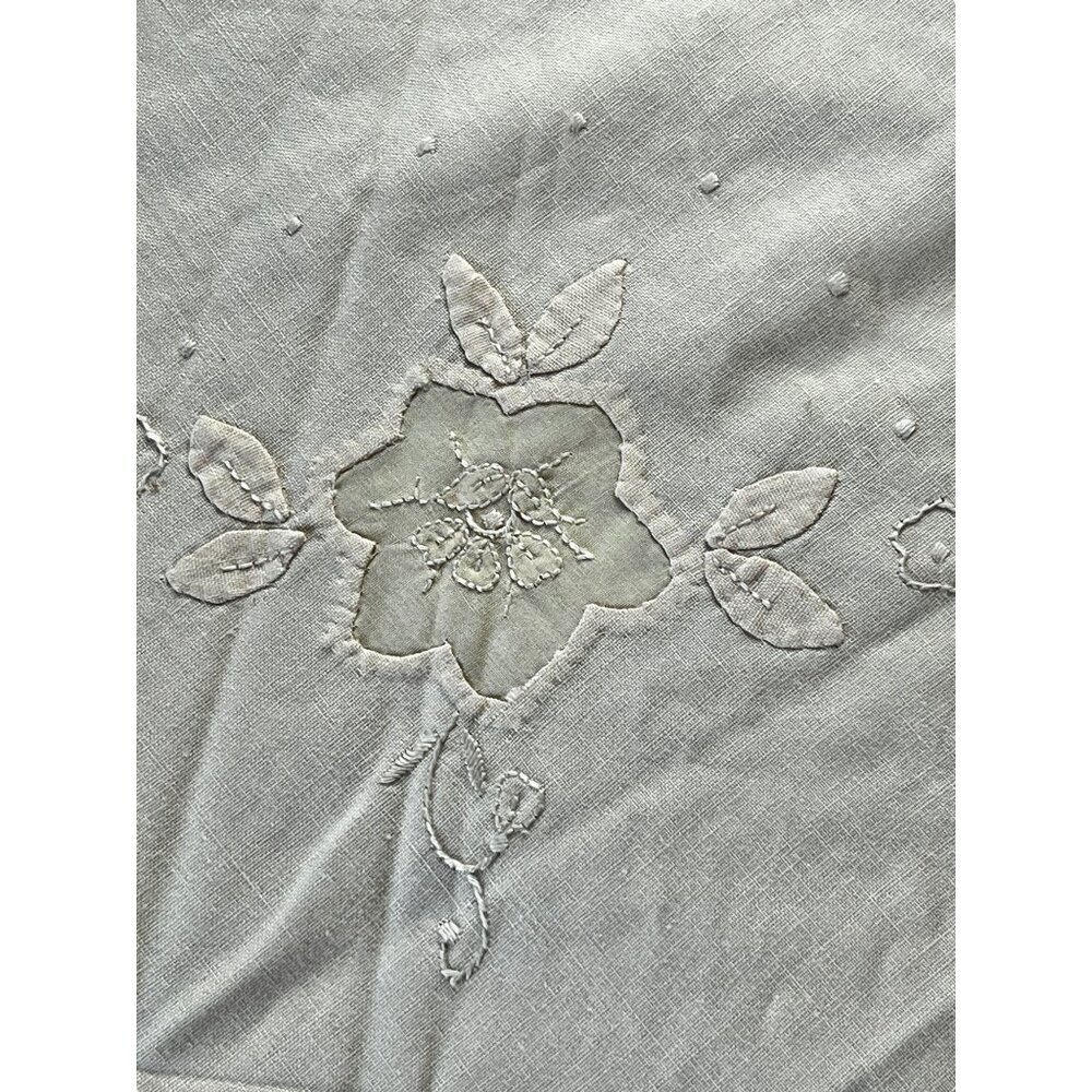 Round Beige Cotton Tablecloth With Madeira Style Appliqué Floral Design 34" Dia.